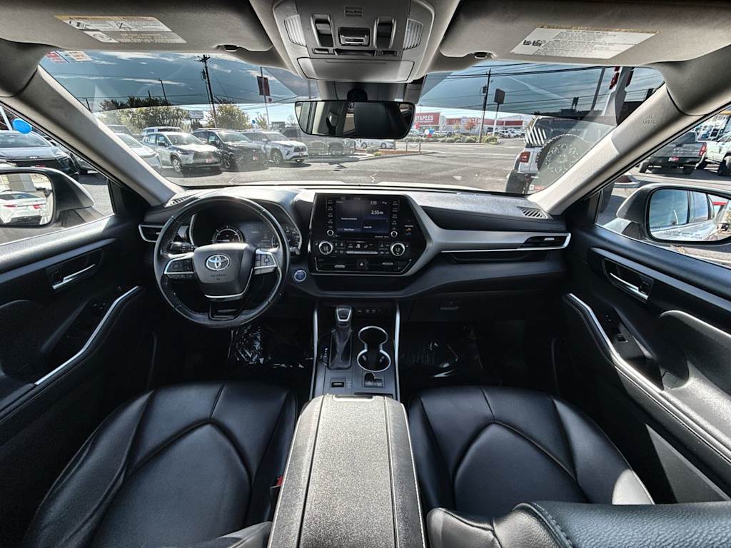 Thumbnail: 2021 Toyota Highlander - 2