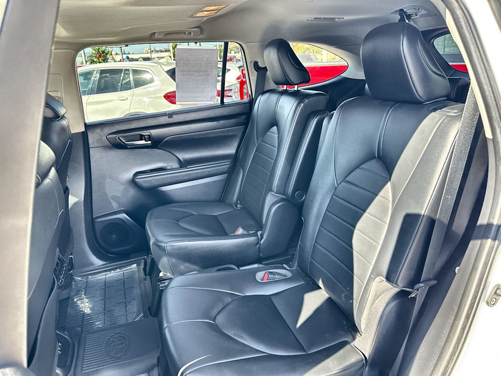 Thumbnail: 2021 Toyota Highlander - 13