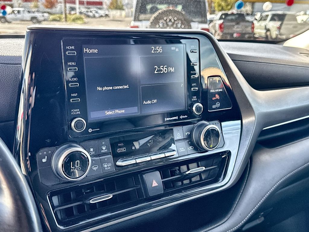 Thumbnail: 2021 Toyota Highlander - 14