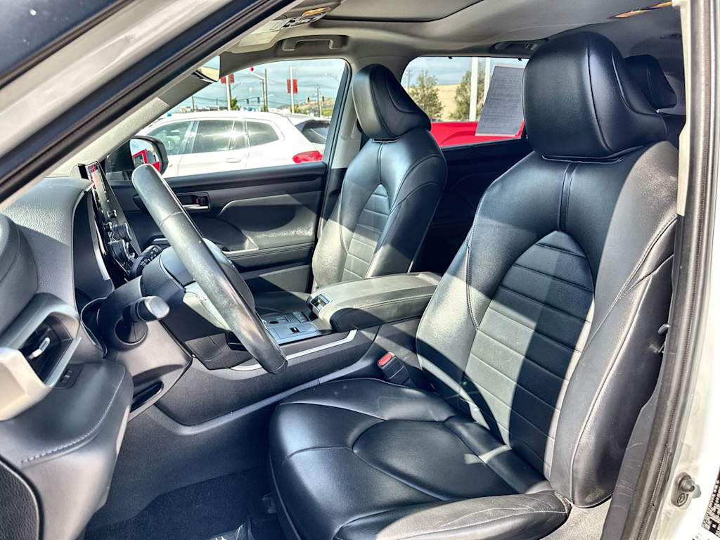 Thumbnail: 2021 Toyota Highlander - 11