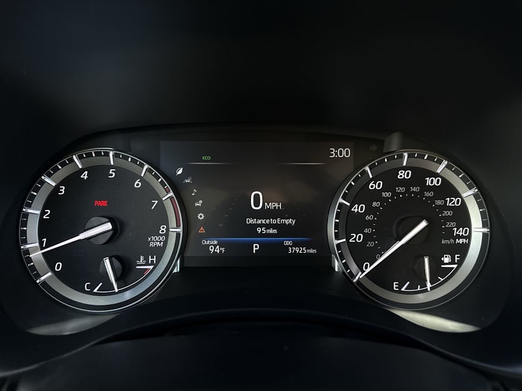 Thumbnail: 2022 Toyota Highlander - 16