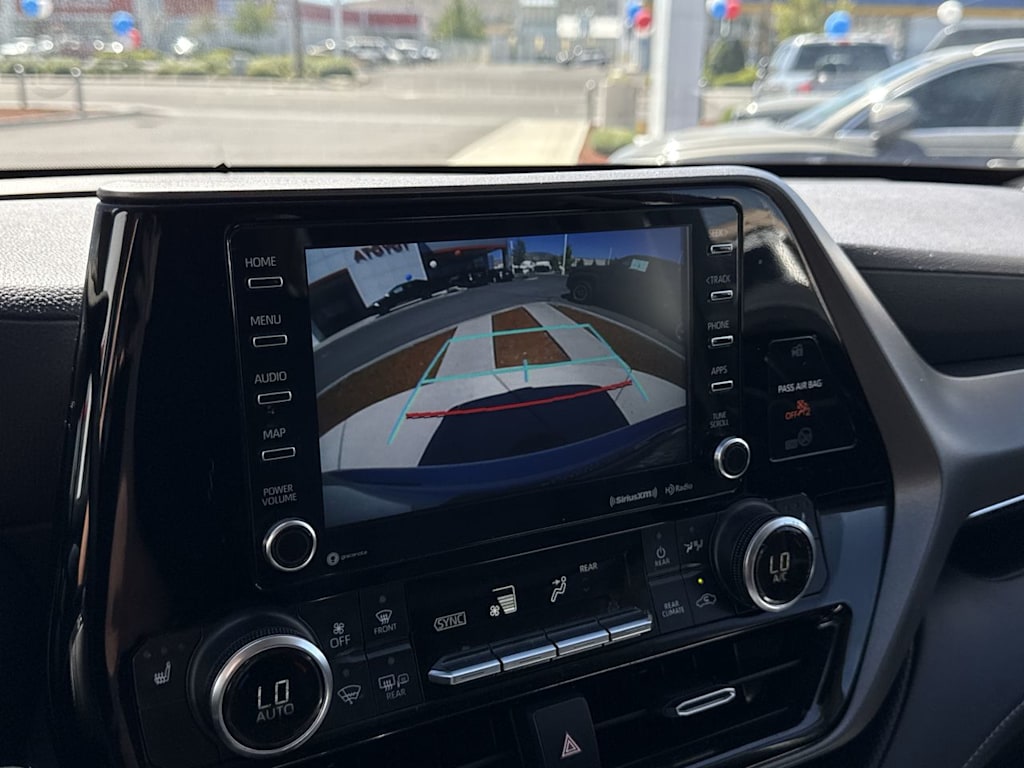 Thumbnail: 2022 Toyota Highlander - 23