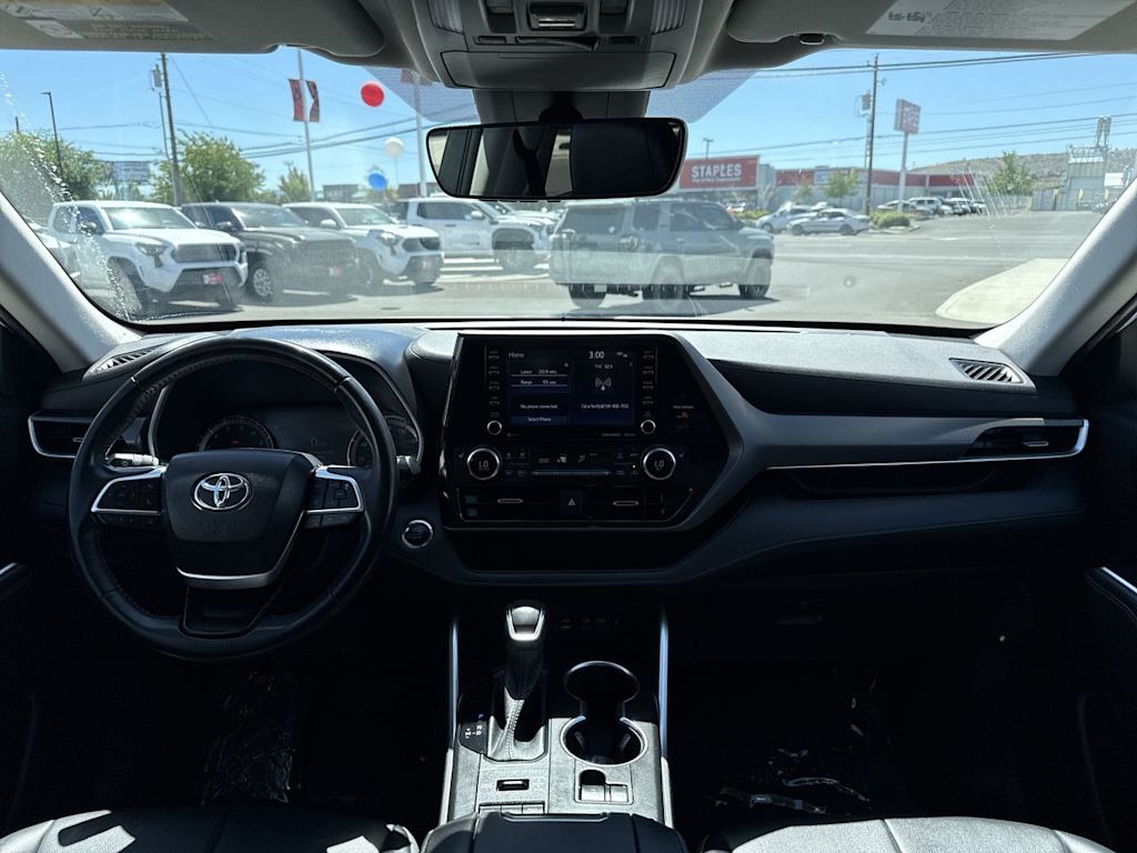 Thumbnail: 2022 Toyota Highlander - 2
