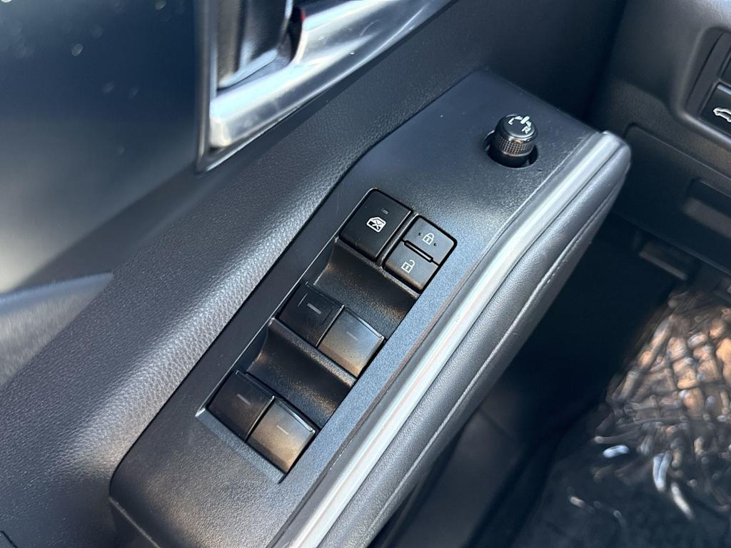 Thumbnail: 2022 Toyota Highlander - 25