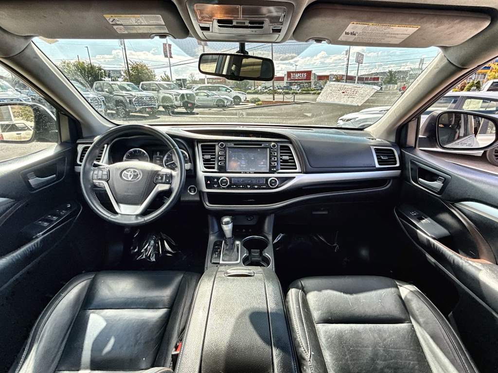 Thumbnail: 2016 Toyota Highlander - 2