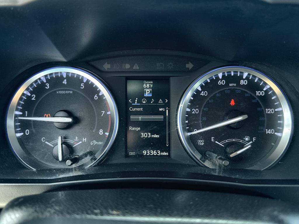 Thumbnail: 2016 Toyota Highlander - 16