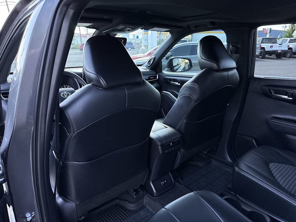 Thumbnail: 2021 Toyota Highlander - 22