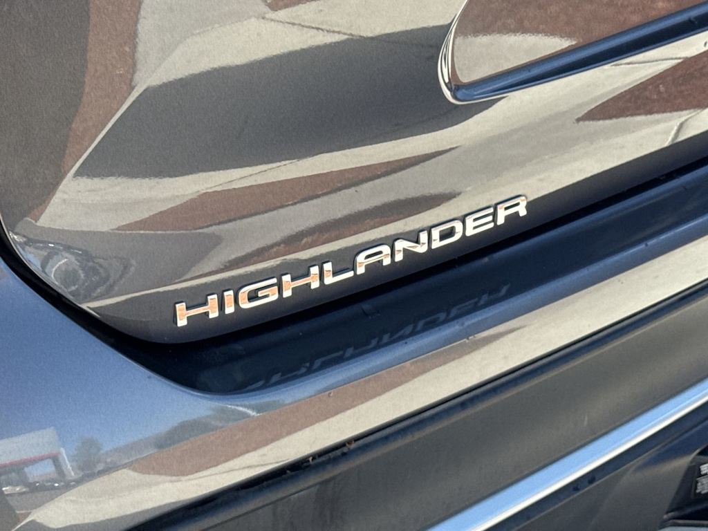 Thumbnail: 2021 Toyota Highlander - 7