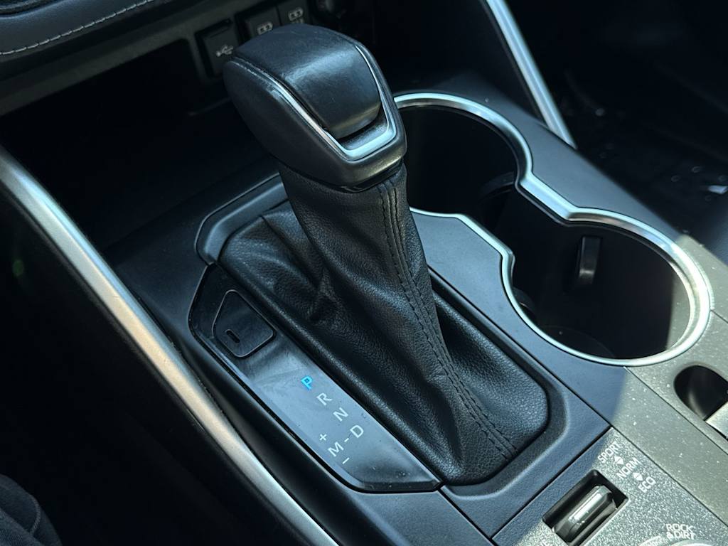 Thumbnail: 2021 Toyota Highlander - 15