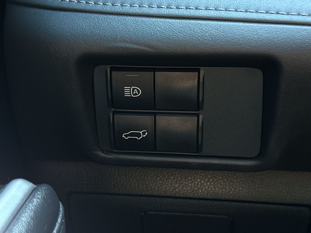 Thumbnail: 2021 Toyota Highlander - 24