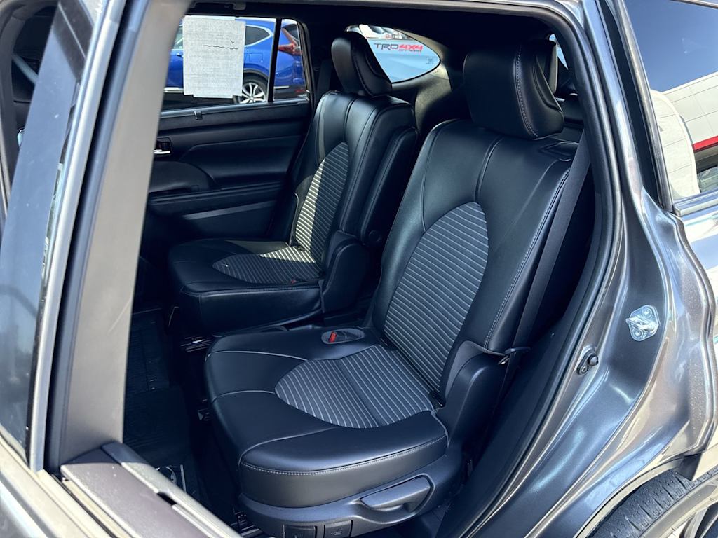 Thumbnail: 2021 Toyota Highlander - 13