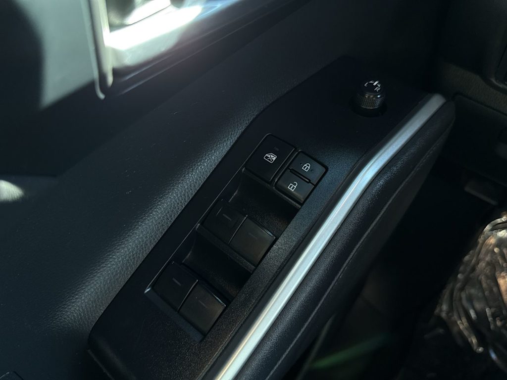 Thumbnail: 2021 Toyota Highlander - 25