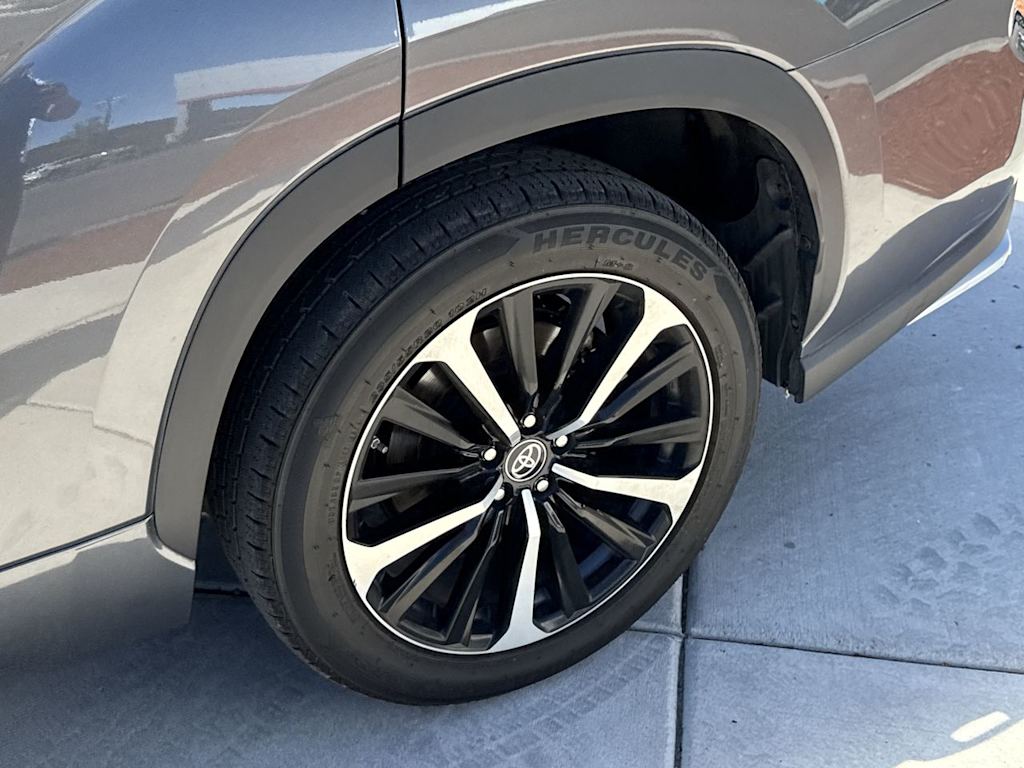 Thumbnail: 2021 Toyota Highlander - 8
