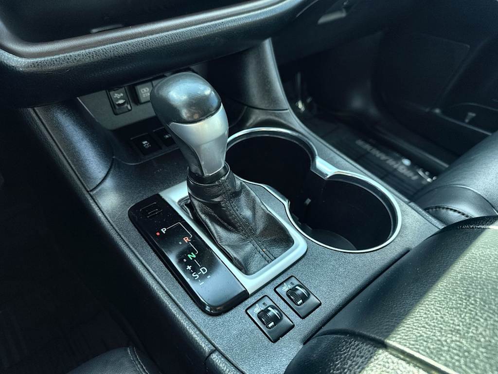 Thumbnail: 2019 Toyota Highlander - 15
