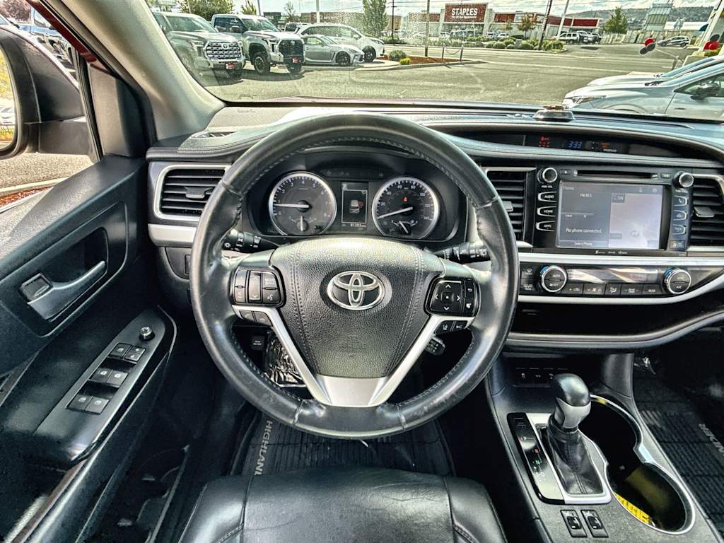 Thumbnail: 2019 Toyota Highlander - 10