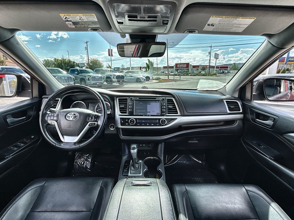 Thumbnail: 2019 Toyota Highlander - 2