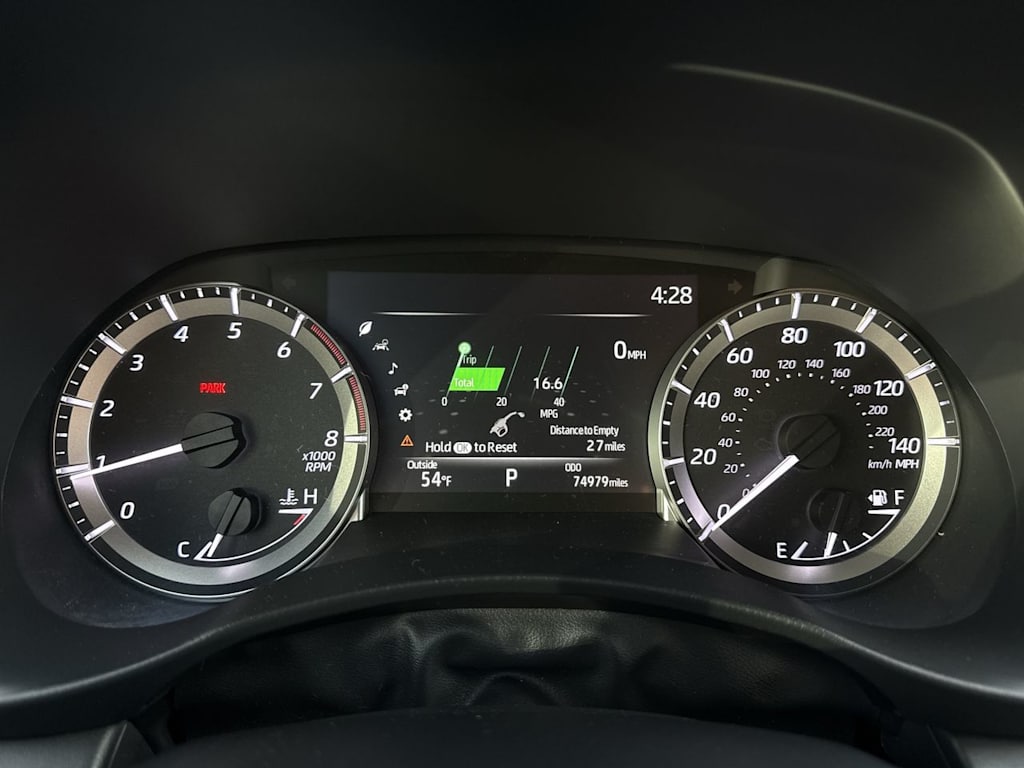 Thumbnail: 2023 Toyota Highlander - 15