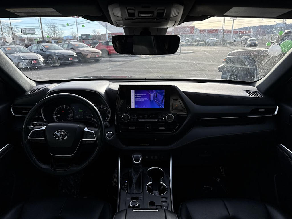 Thumbnail: 2023 Toyota Highlander - 2