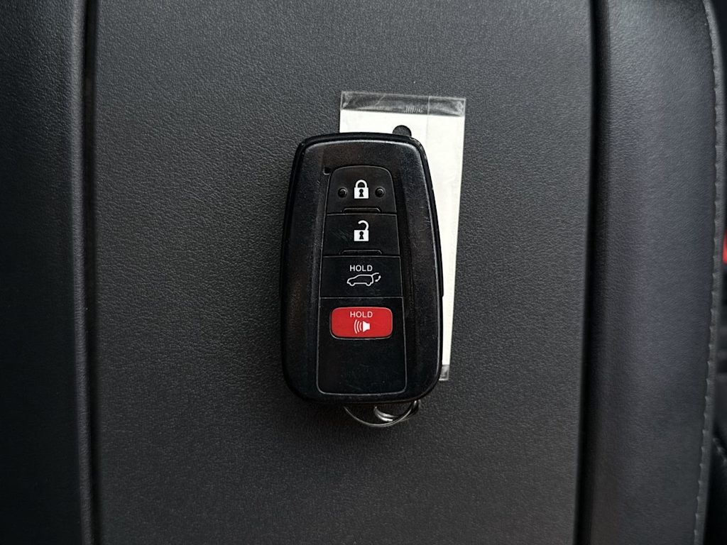 Thumbnail: 2023 Toyota Highlander - 17