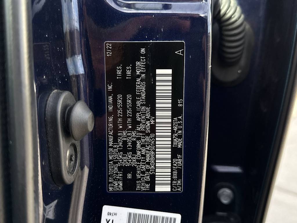 Thumbnail: 2023 Toyota Highlander - 18