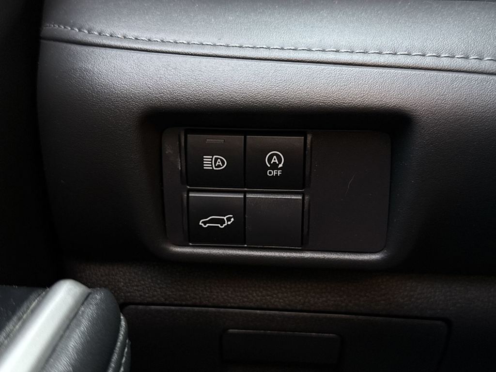 Thumbnail: 2023 Toyota Highlander - 24