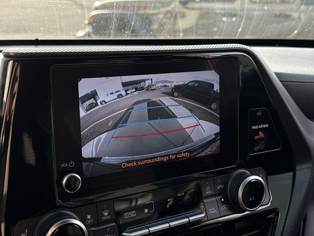 Thumbnail: 2023 Toyota Highlander - 23