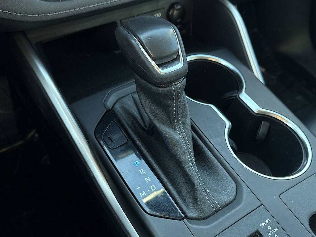 Thumbnail: 2023 Toyota Highlander - 16