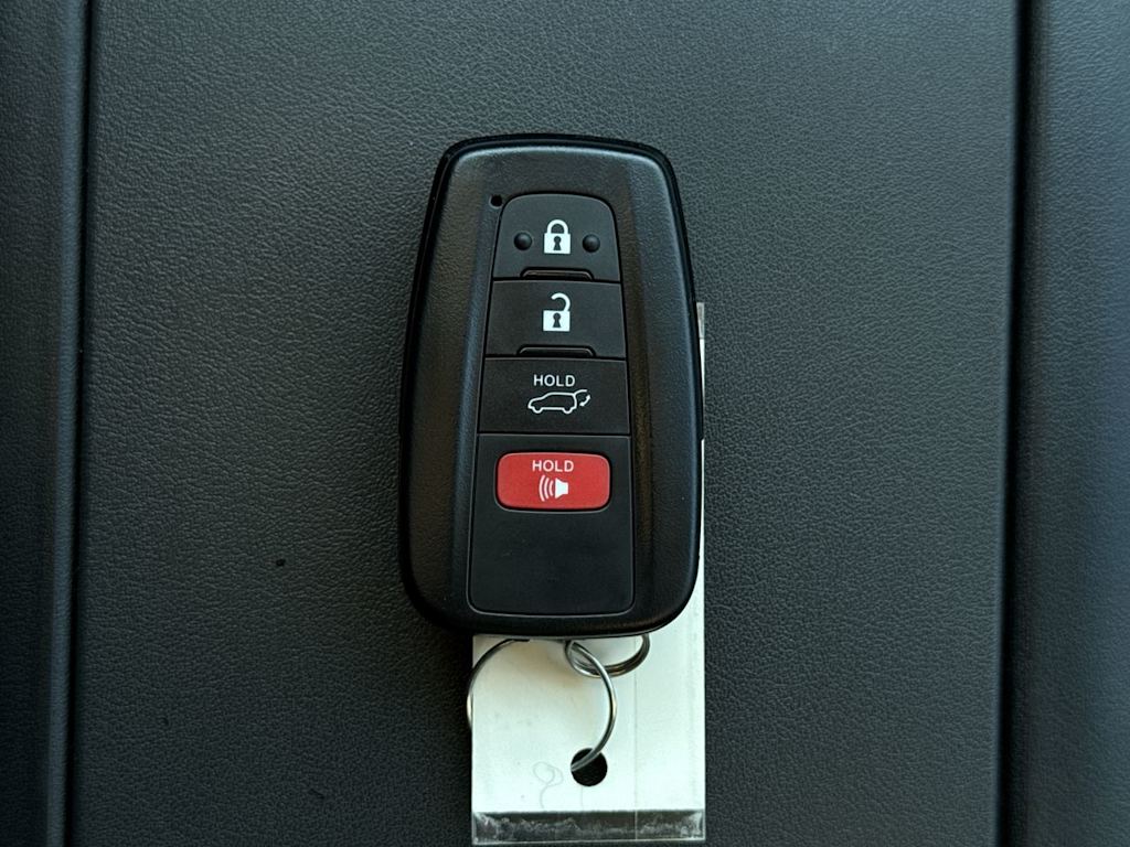 Thumbnail: 2023 Toyota Highlander - 19