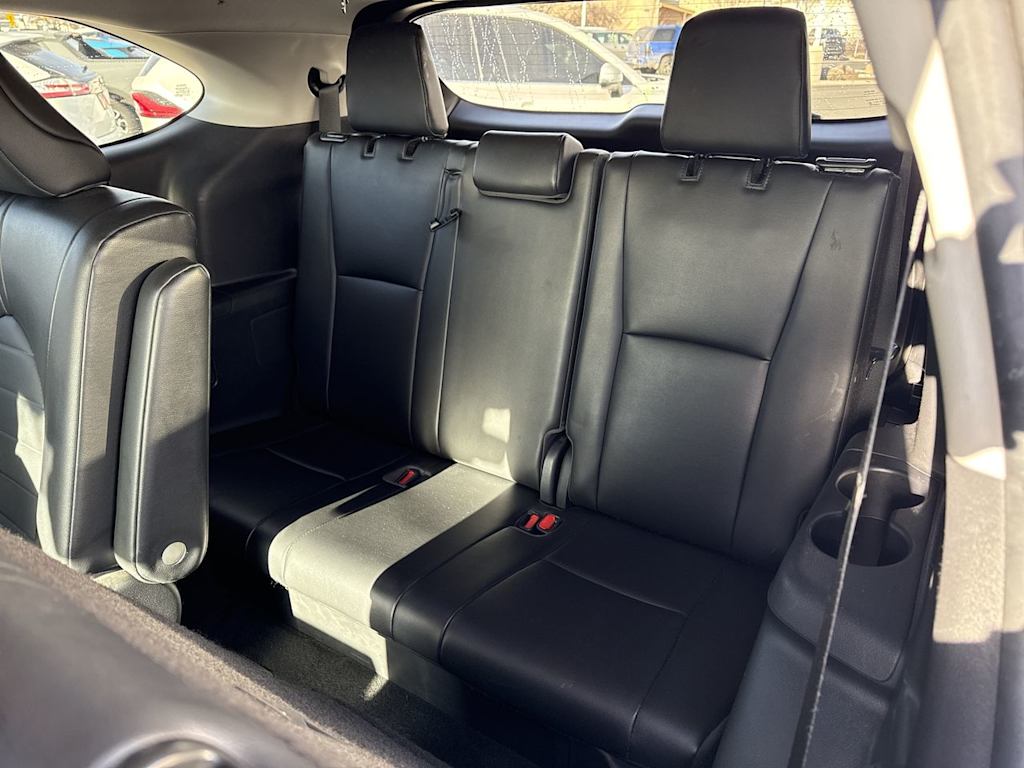 Thumbnail: 2023 Toyota Highlander - 21