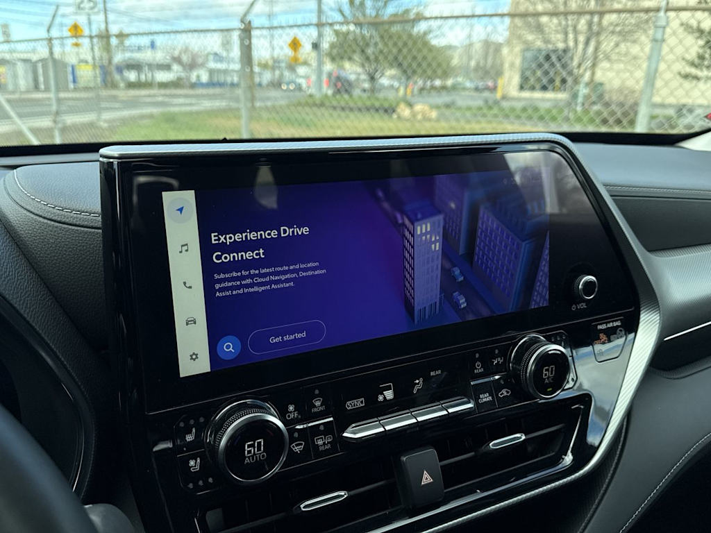 Thumbnail: 2023 Toyota Highlander - 15