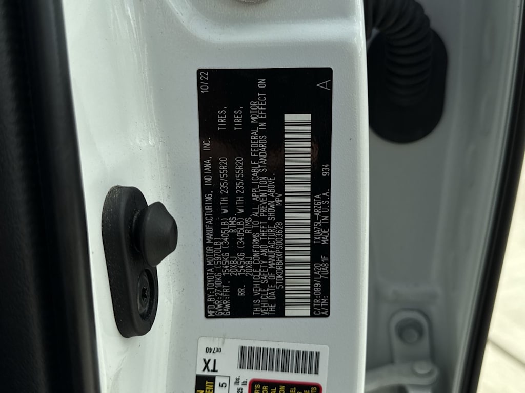 Thumbnail: 2023 Toyota Highlander - 20