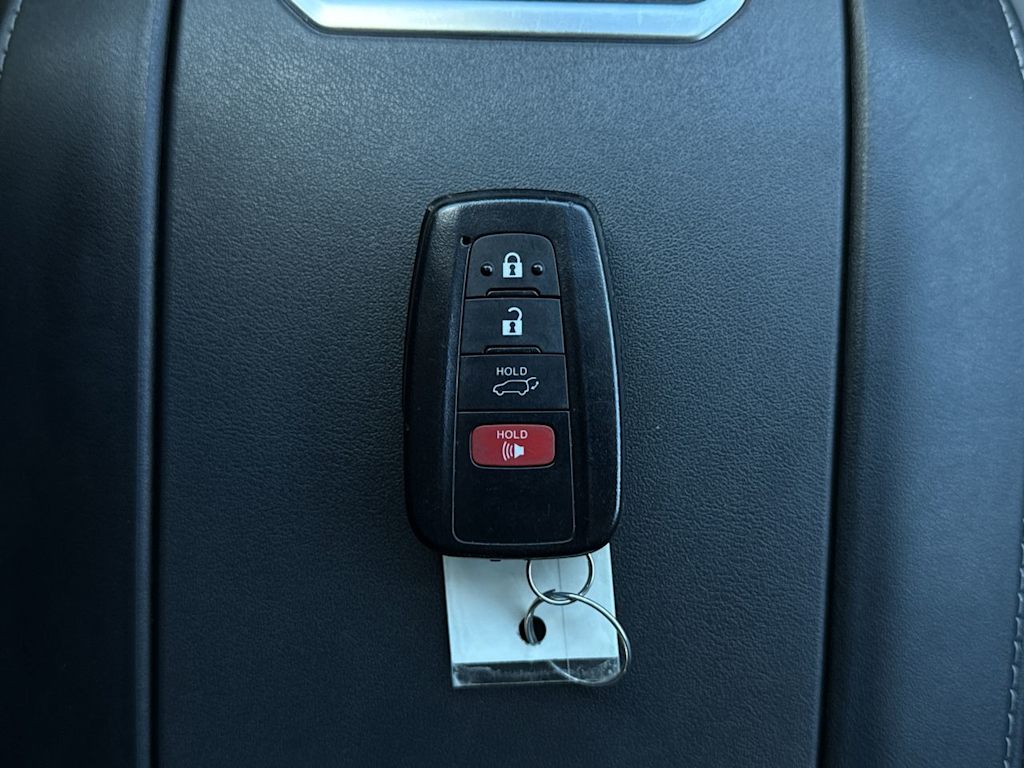 Thumbnail: 2023 Toyota Highlander - 19