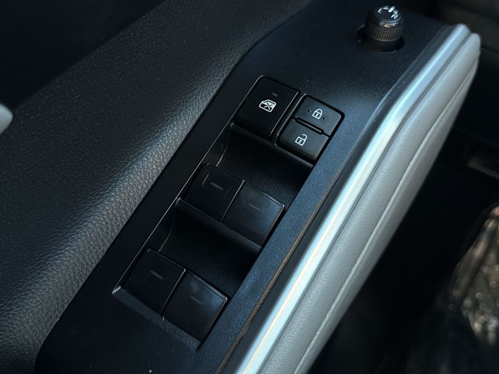 Thumbnail: 2023 Toyota Highlander - 24