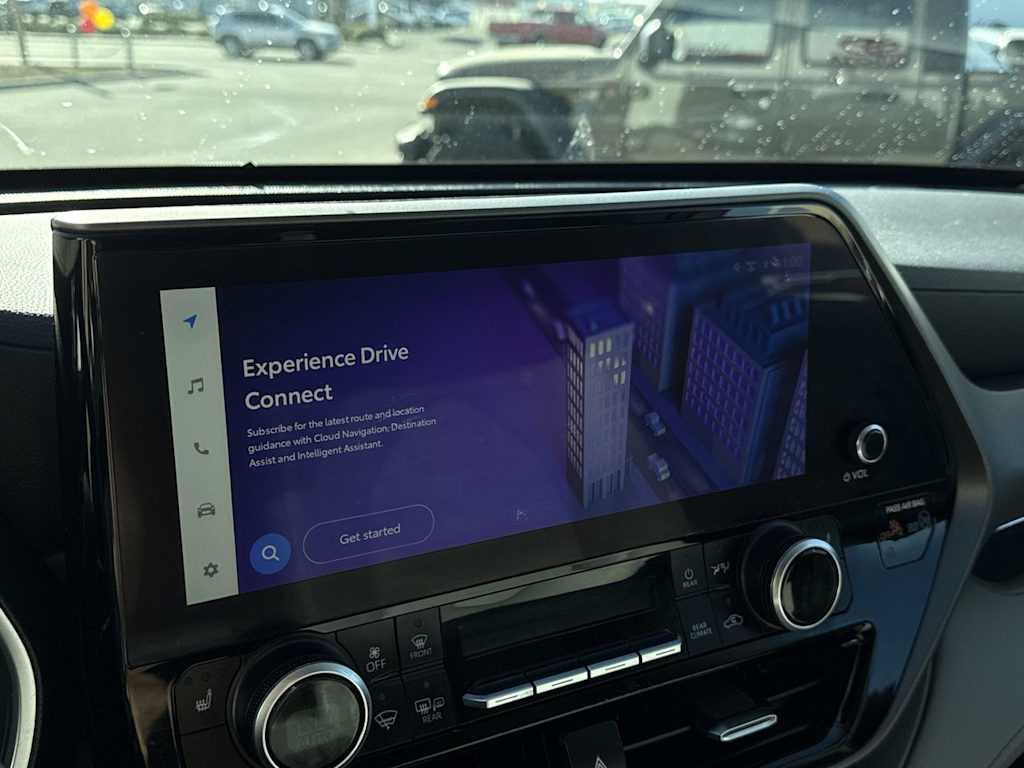 Thumbnail: 2023 Toyota Highlander - 14