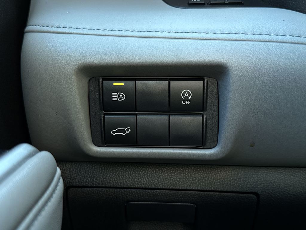 Thumbnail: 2023 Toyota Highlander - 23