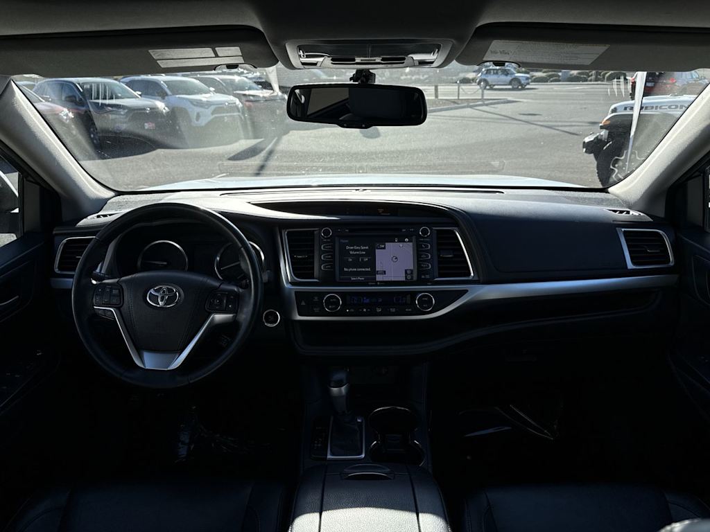 Thumbnail: 2015 Toyota Highlander - 2