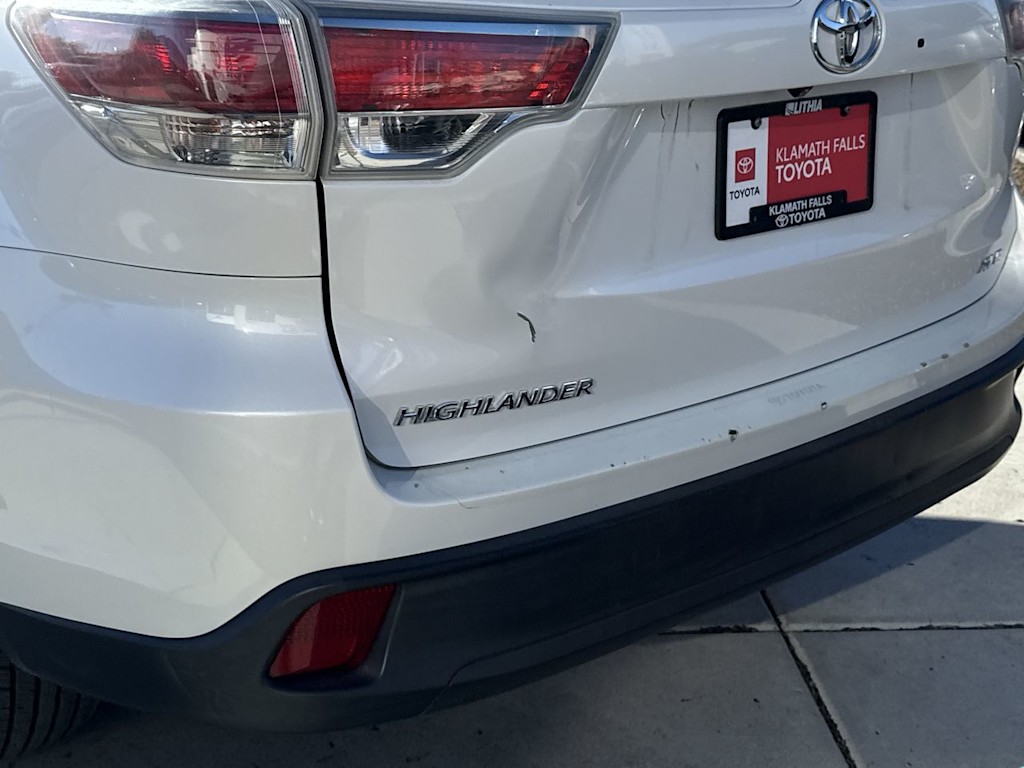 Thumbnail: 2015 Toyota Highlander - 7