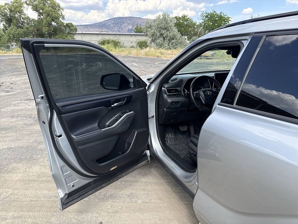 Thumbnail: 2021 Toyota Highlander - 11