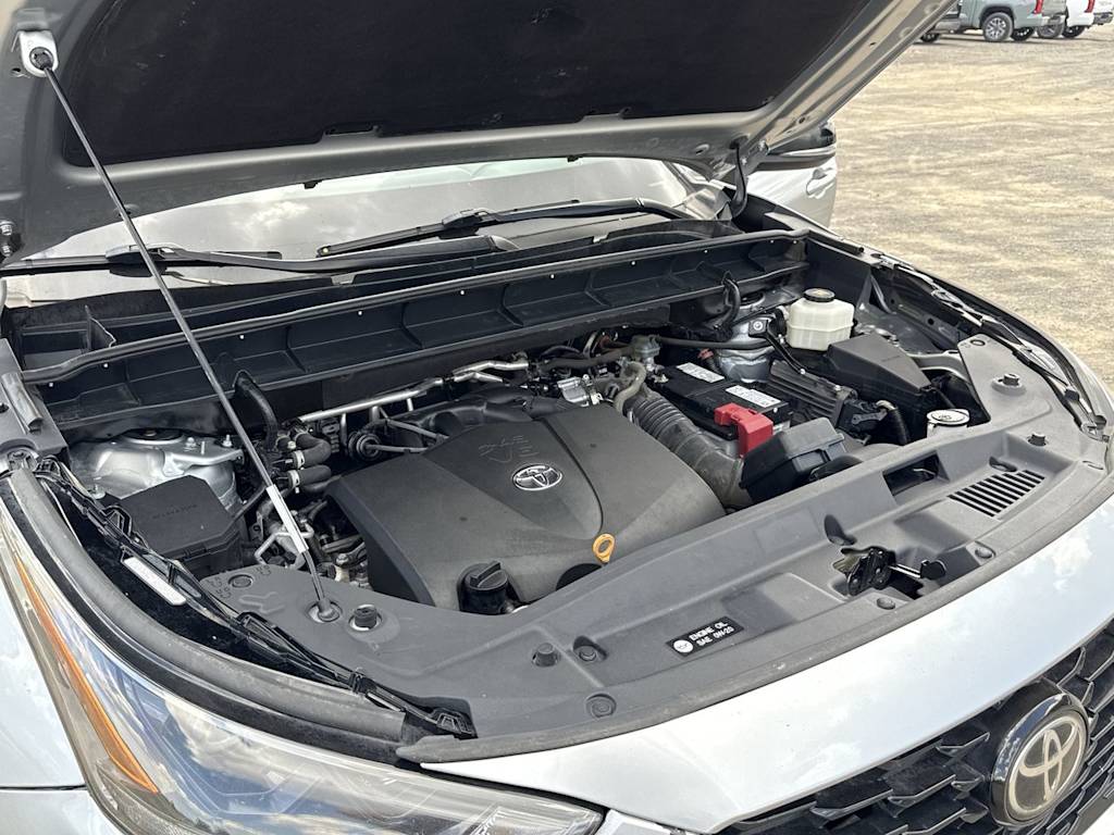 Thumbnail: 2021 Toyota Highlander - 7