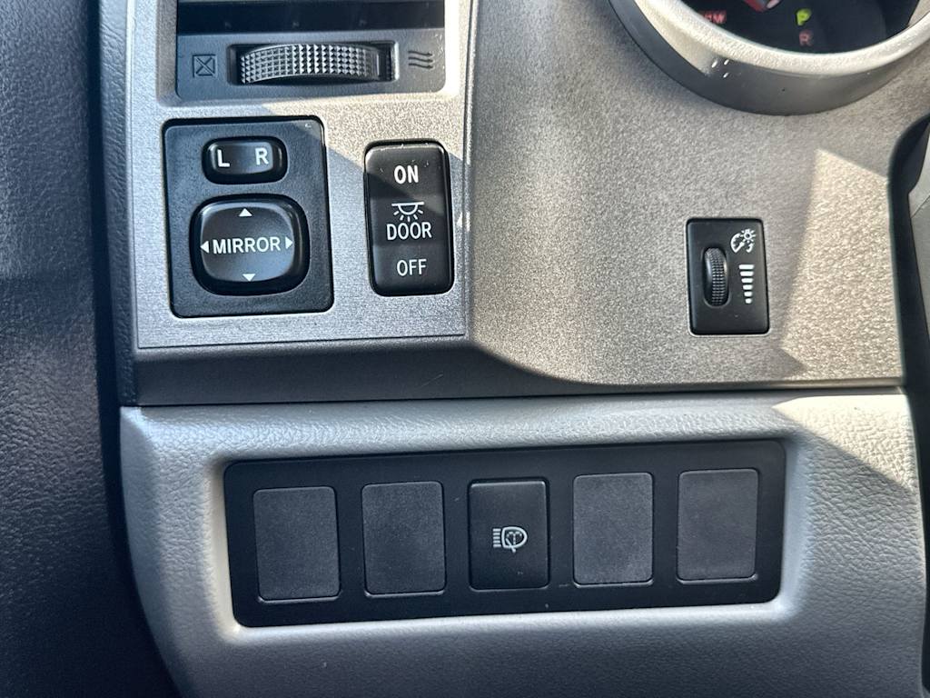 Thumbnail: 2013 Toyota Sequoia - 22