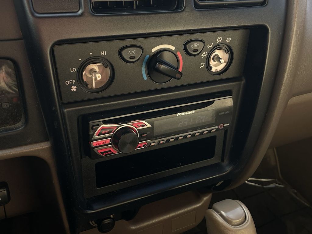 2002 Toyota Tacoma PreRunner 19