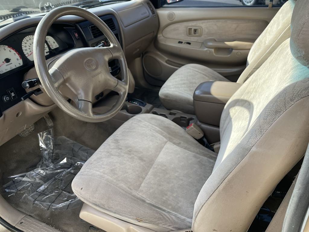 2002 Toyota Tacoma PreRunner 9