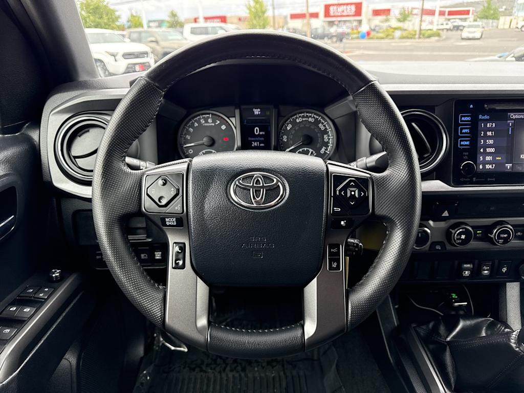 Thumbnail: 2018 Toyota Tacoma - 9