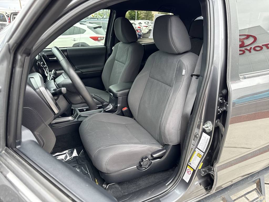 Thumbnail: 2018 Toyota Tacoma - 10