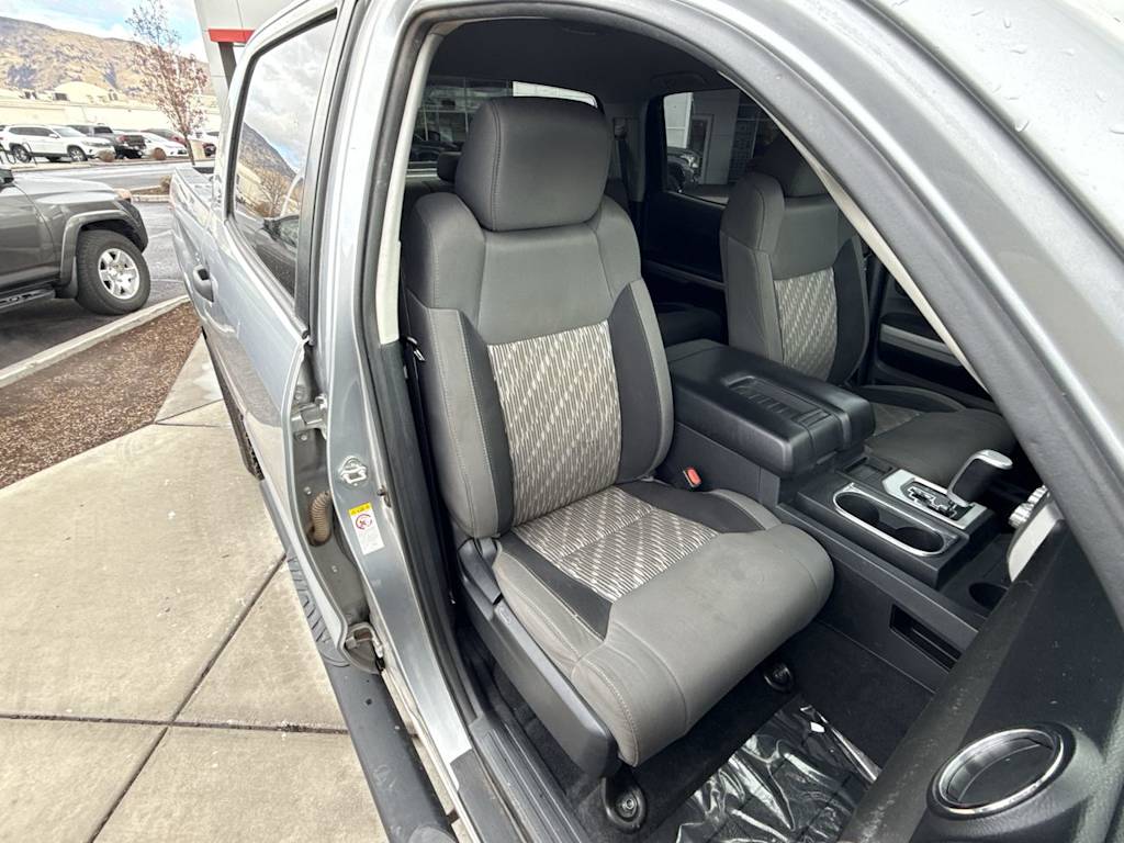 Thumbnail: 2018 Toyota Tundra - 12