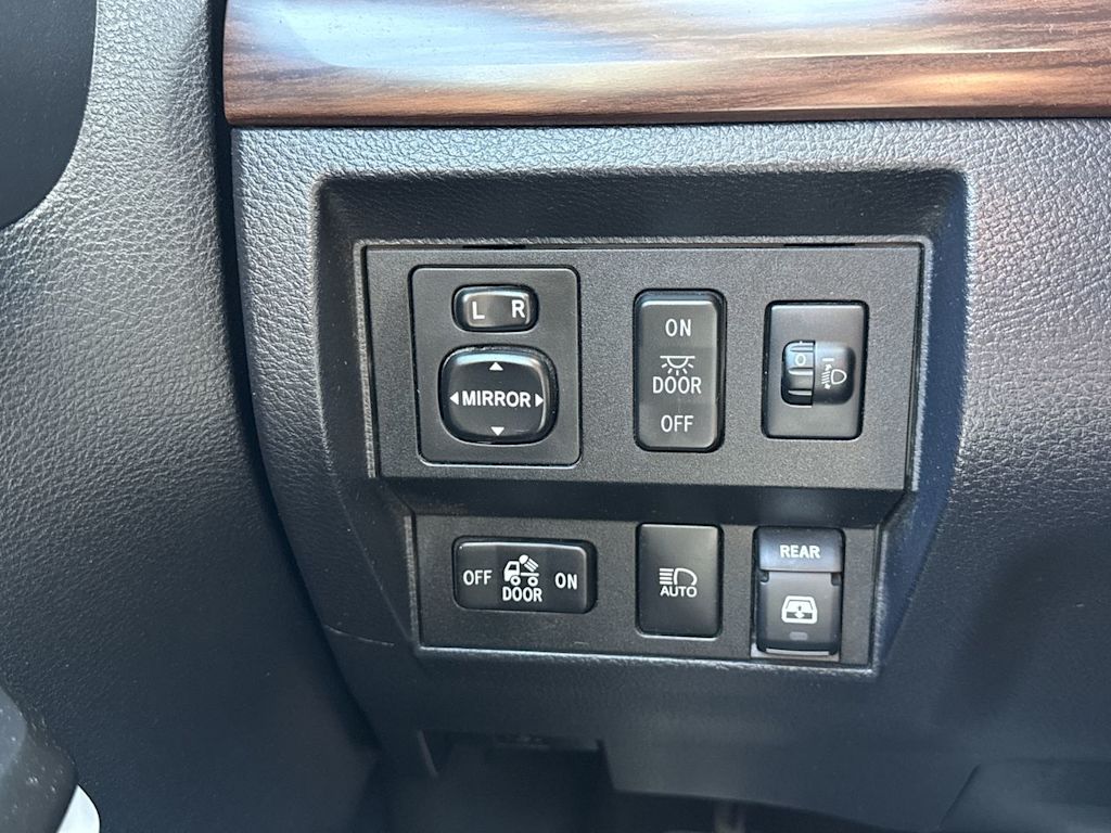 Thumbnail: 2018 Toyota Tundra - 23
