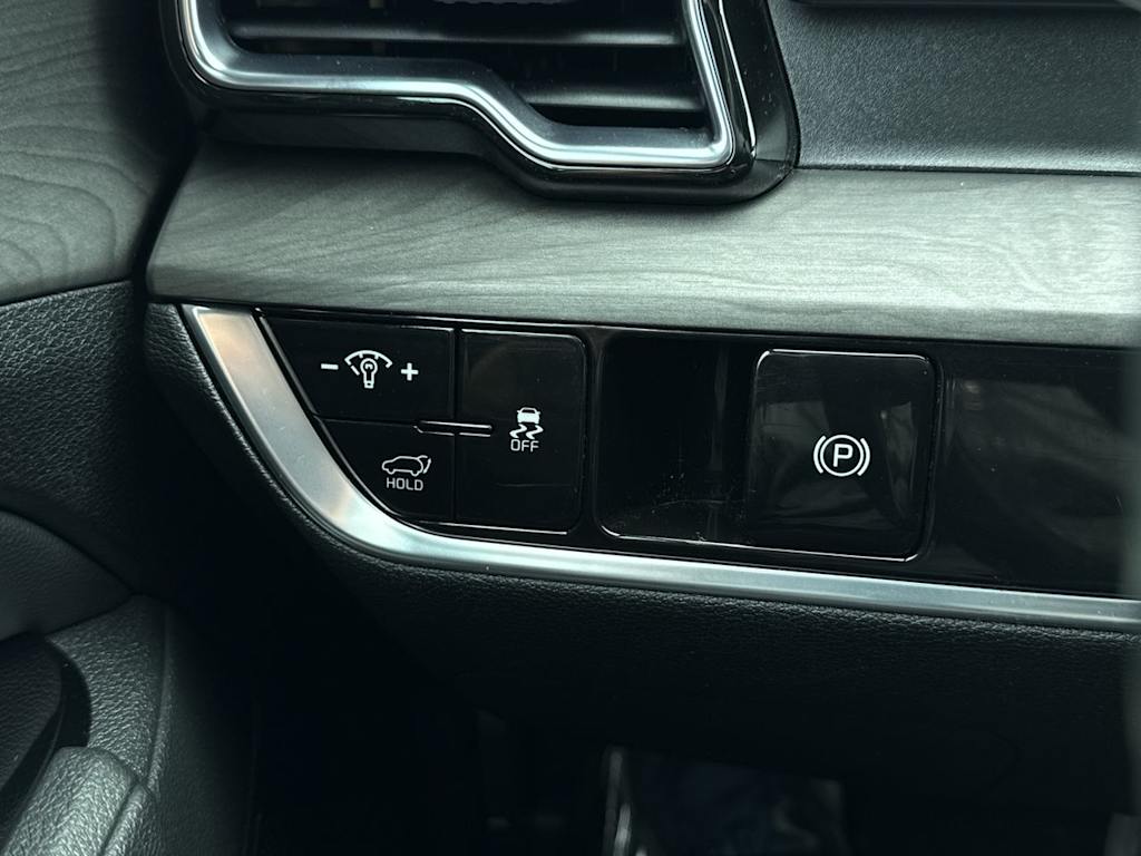 Thumbnail: 2023 Kia Sportage - 23