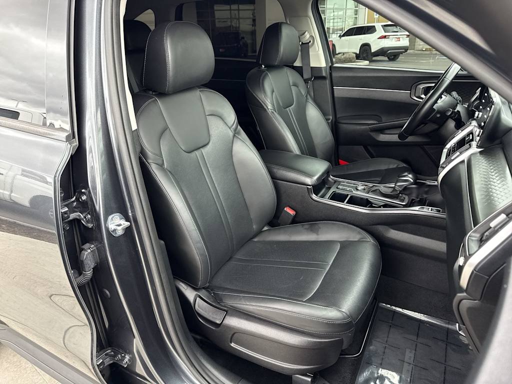 Thumbnail: 2021 Kia Sorento - 12