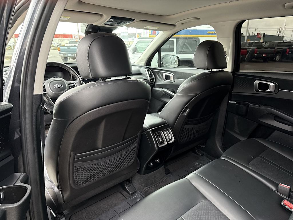 Thumbnail: 2021 Kia Sorento - 21