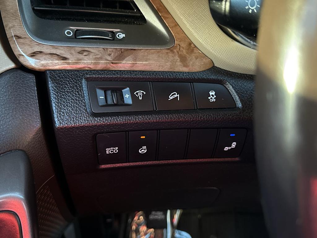 Thumbnail: 2014 Hyundai Santa Fe - 23